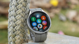 Google has some smart new ideas for its Contacts Wear OS UI