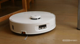 Roborock’s Qrevo Curv 2 Flow mops like few other vacuums can
